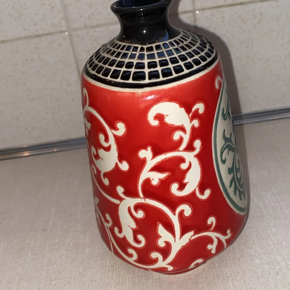 Pier 1 Imports Oriental Boho style Bud‎ Vase red black white