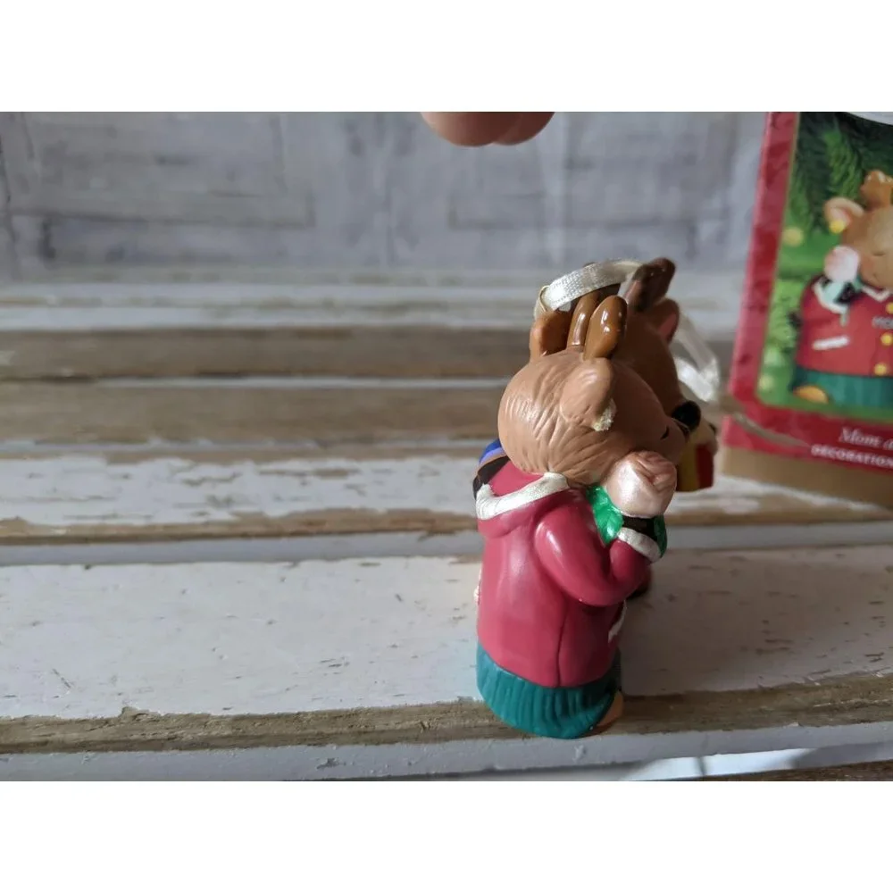 Hallmark 25 tall