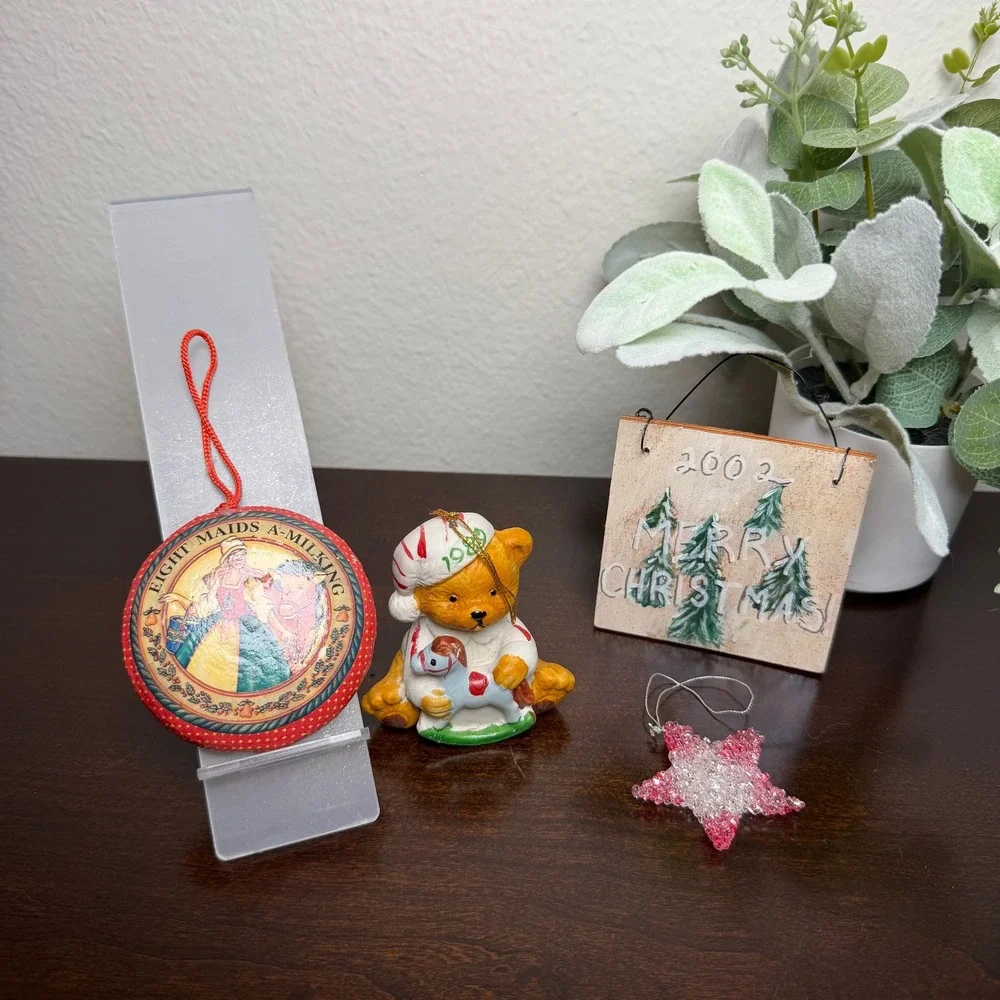 Vintage Christmas Ornament 4Pc Eight Maids A-Milking 1981 Bear‎ 2002 Wood Sign