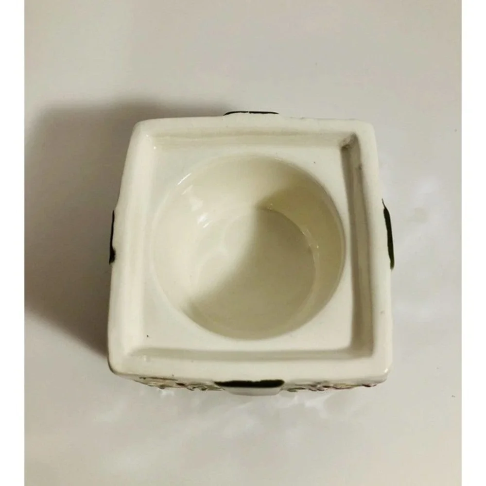 🎄Yankee Candle Gift Box Shaped Tealight Ceramic Candle Holder Christmas …