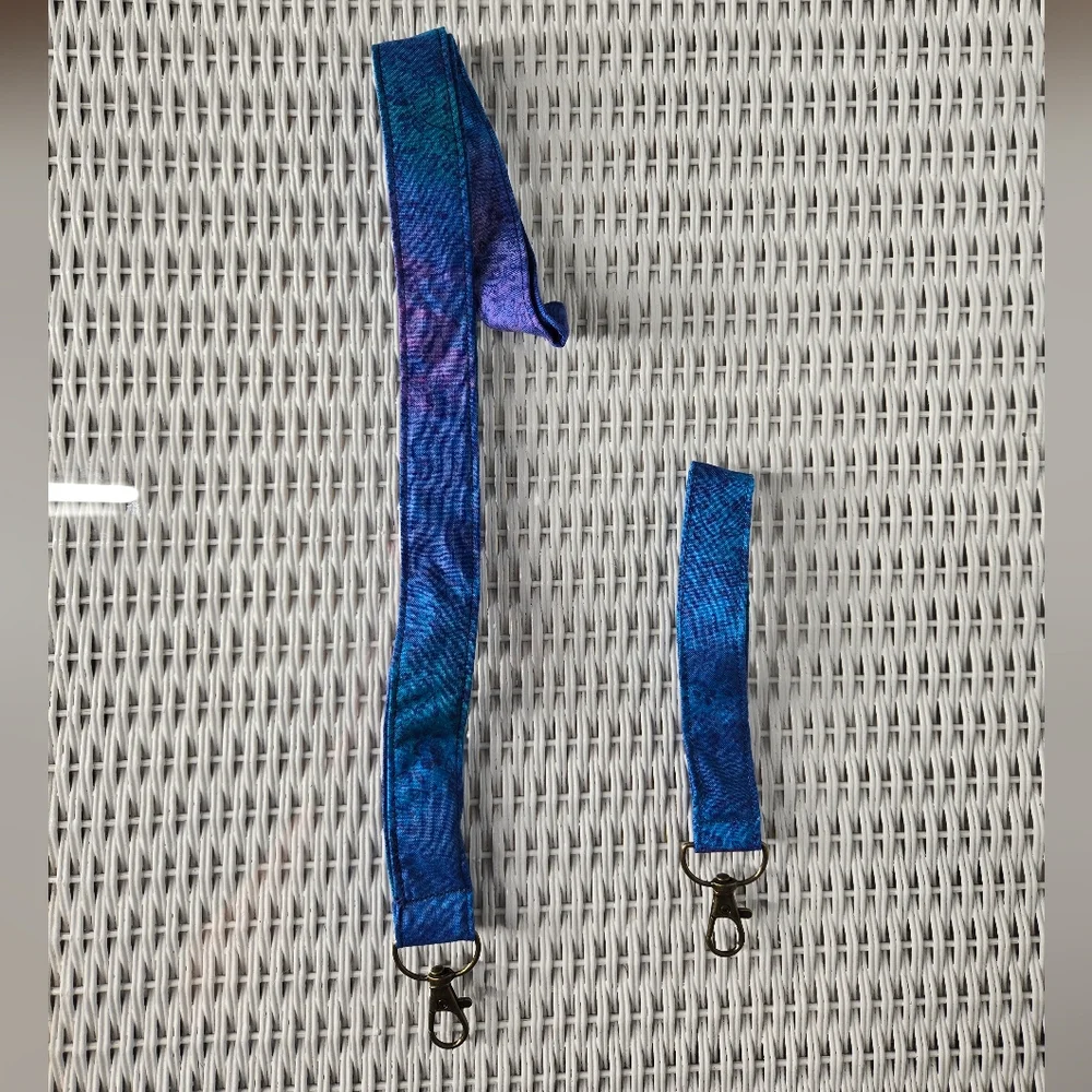 Blue & Purple Tie Dye With Leaves Lanyard and Keychain Set