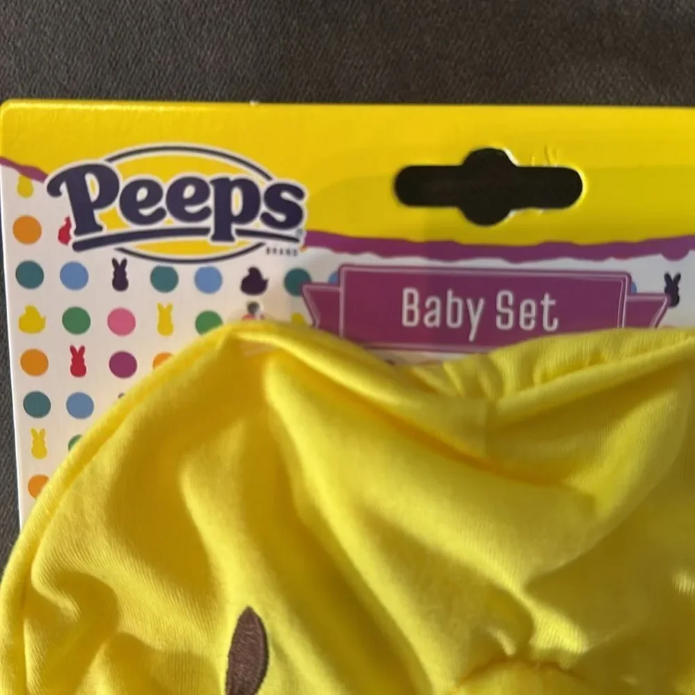 Peeps bright yellow