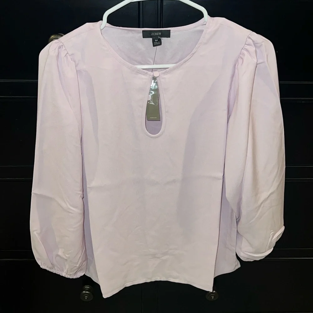 J.Crew NWT‎ lavender women’s puff sleeve crepe keyhole neckline top. Size SP