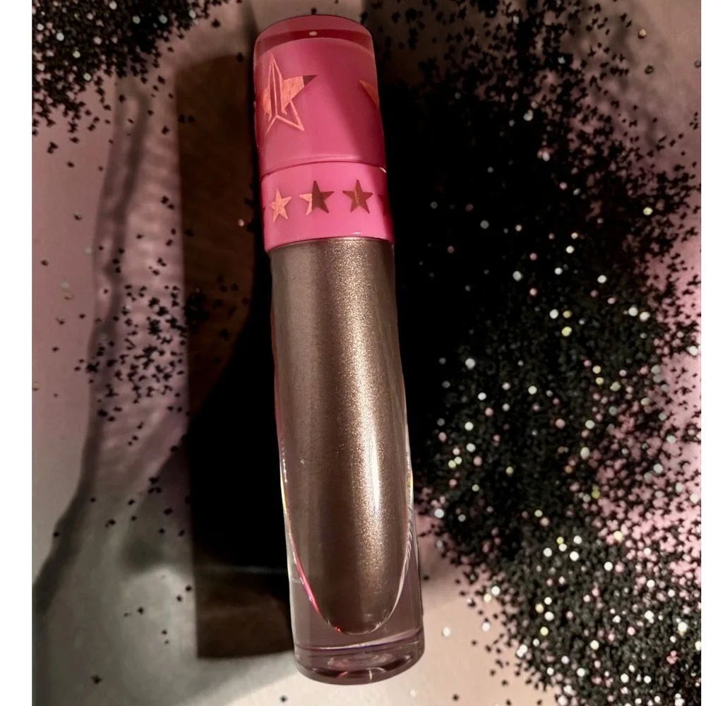 Jeffree Star liquid lightweight