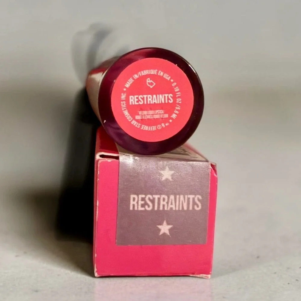 Jeffree Star *never cosmetics box