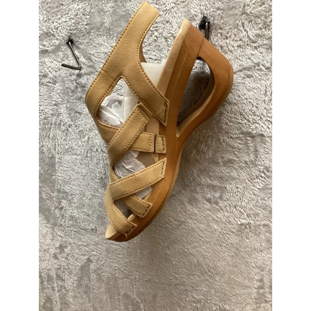 Dansko Size 41 Leather Wedge Sandals‎ Tan Strappy Wood Heel