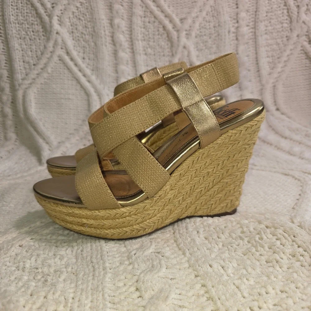 Sofft Mirabelle Wedge Sandal Gold Metallic Espadrille Womens 7M Excellent‎