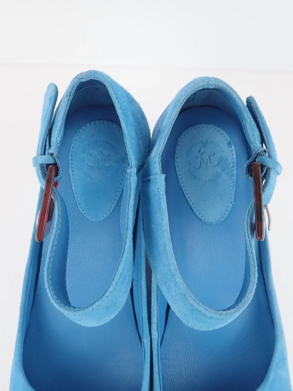 Johnston & Murphy vibrant point clean