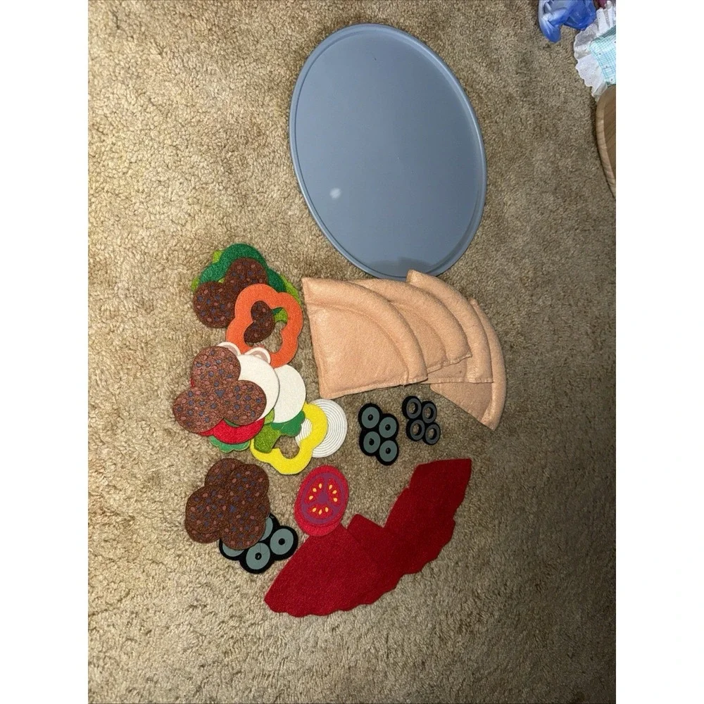 Melissa & Doug Wooden and Felt Pizza Play Set Toddler Toy