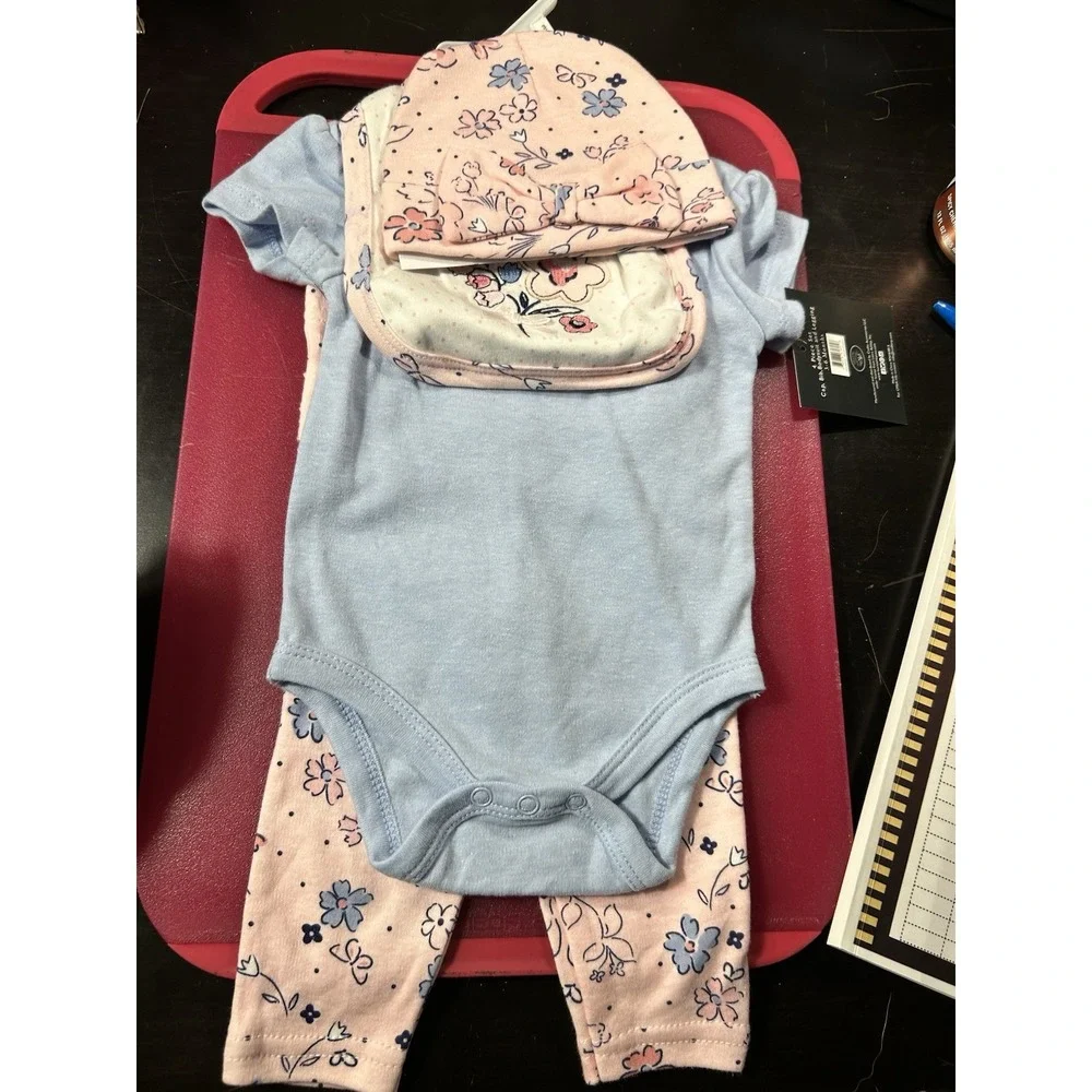 Laura Ashley Set 3-6 Months Four Piece Set New‎