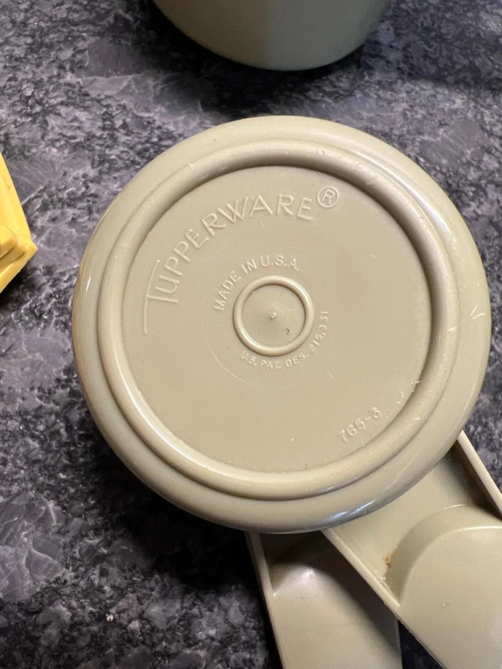 Tupperware set avocado
