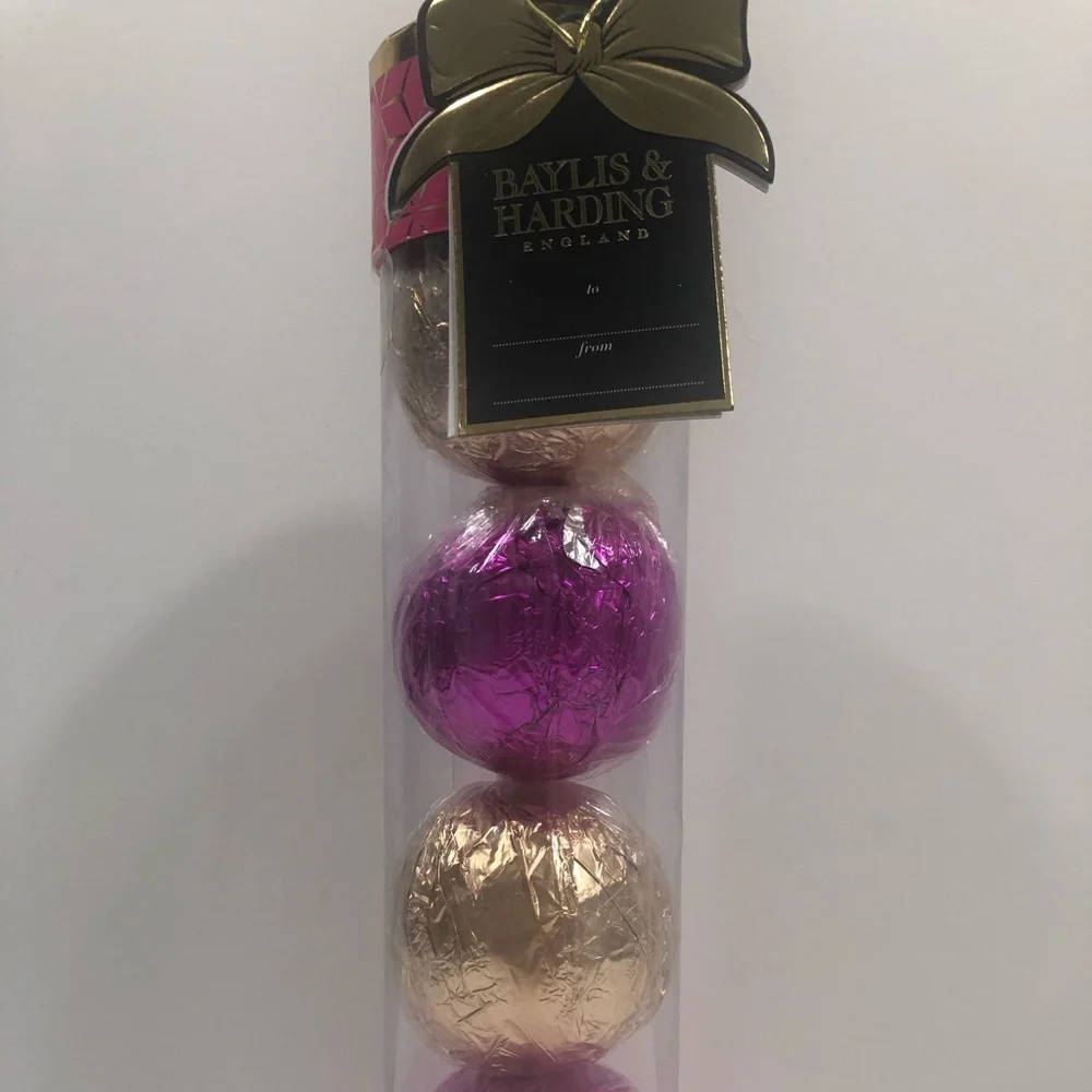 Baylis & Harding wrapped non