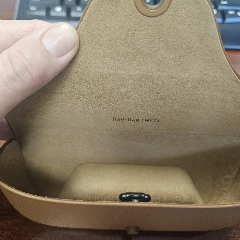 Ray-Ban get those