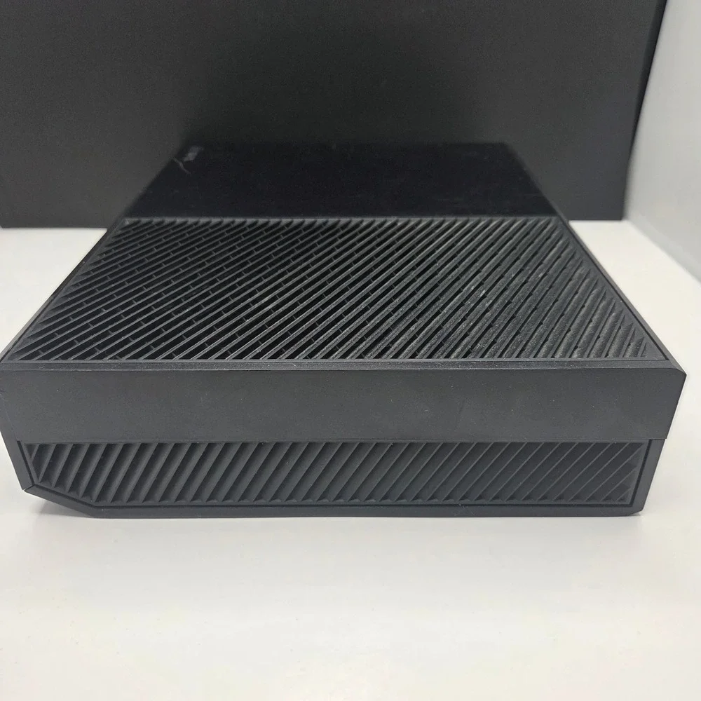 Microsoft Xbox One Console Model 1540 500GB Black Bundle Tested