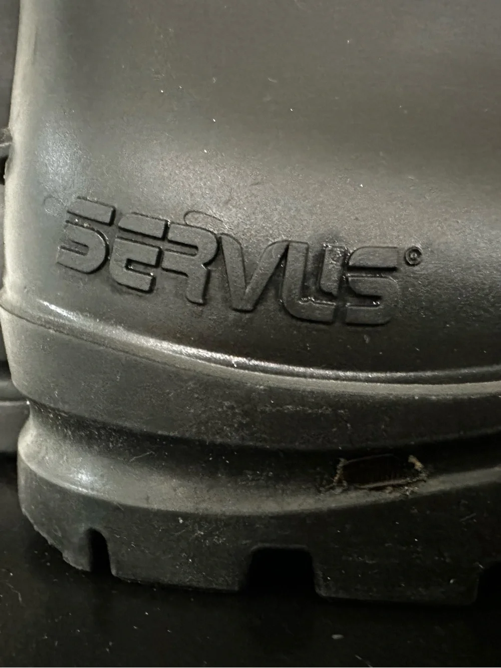 Servus mold injected