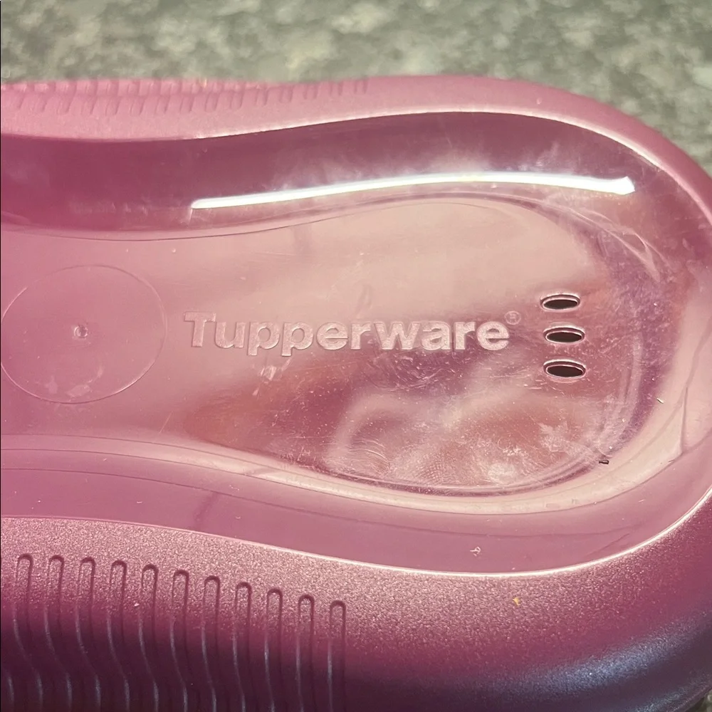 Tupperware image shows