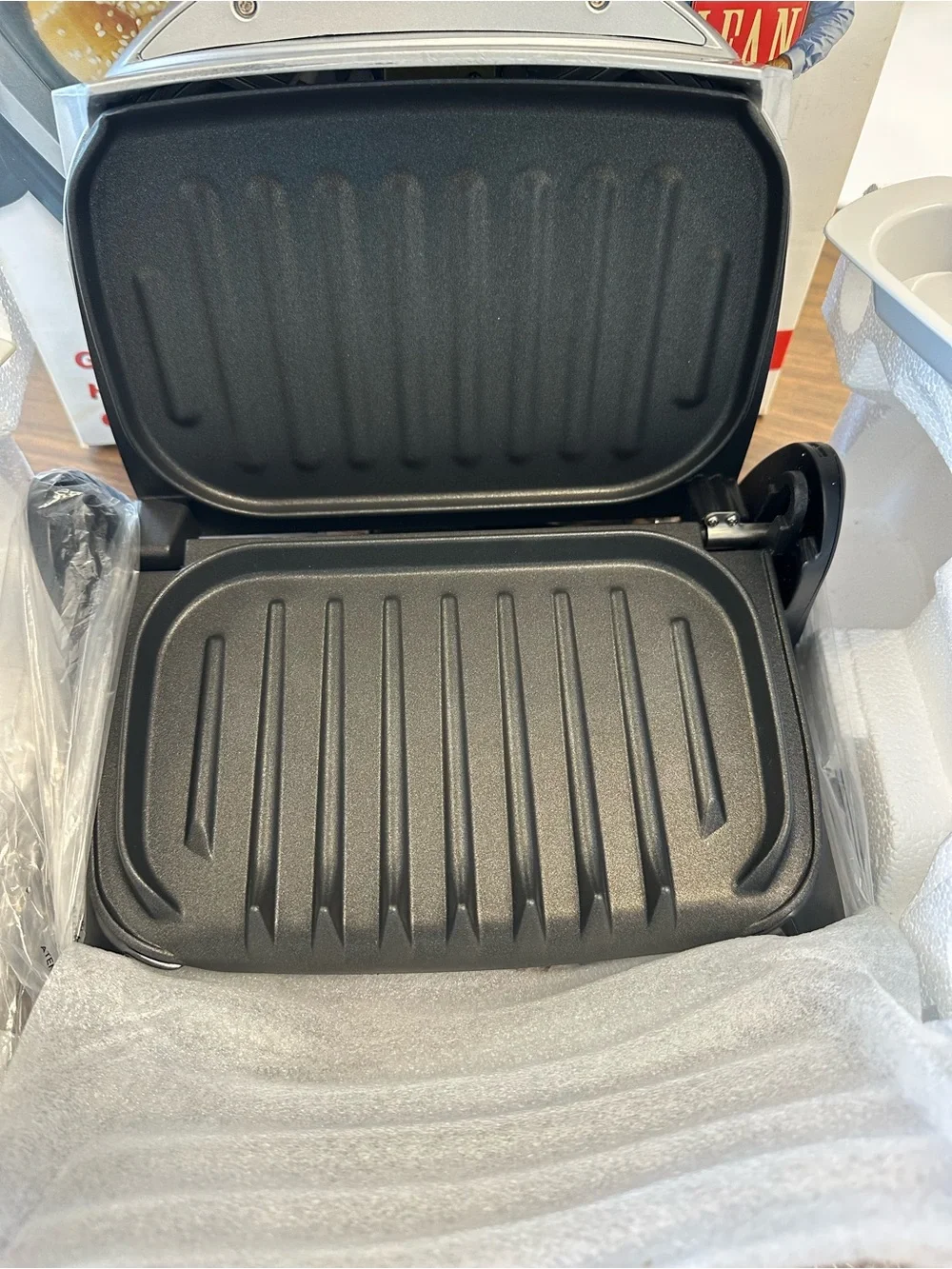 NIB! Vintage 2005 George Foreman Grilling Machine