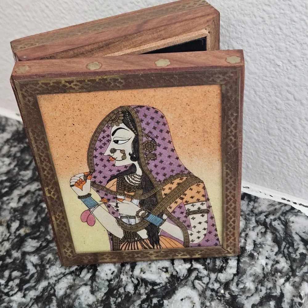 Vintage Indian Hand Painted Miniature Portrait Wood Jewelry Box‎ Brass Inlay 5x4
