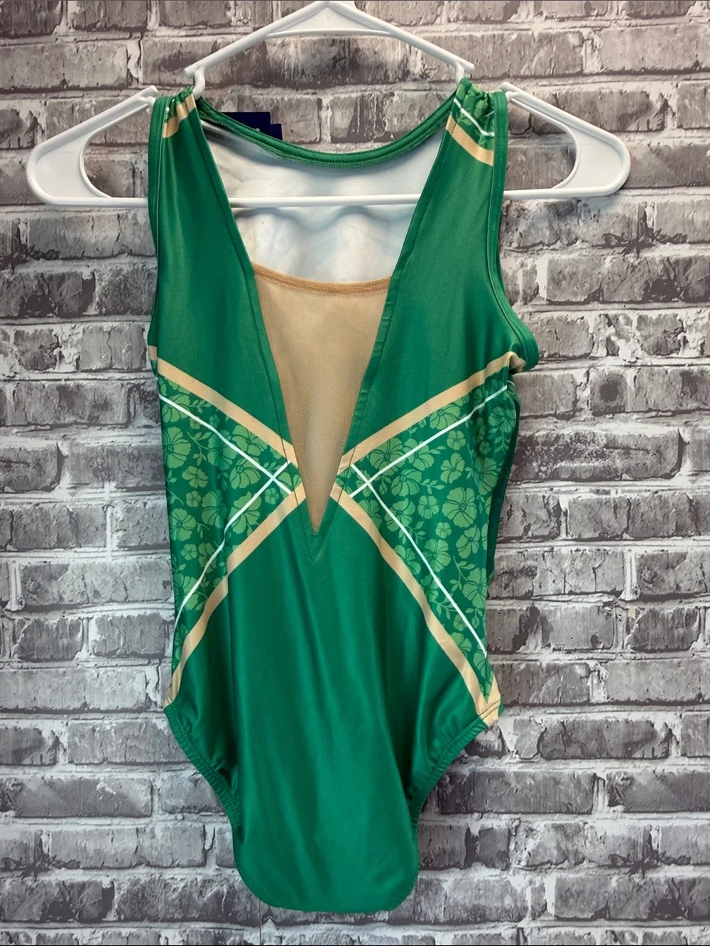 Champion graphic gold