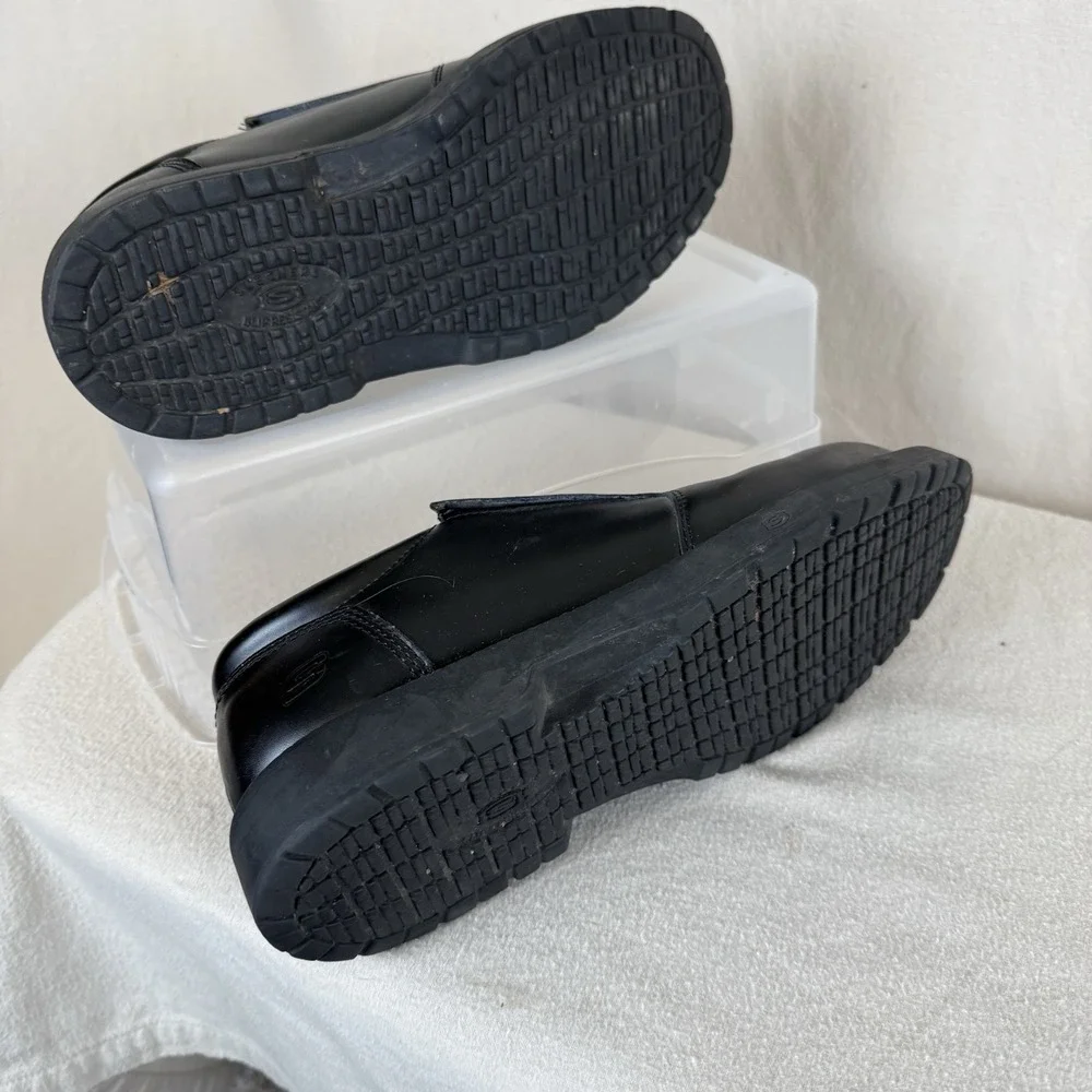 Skechers men slip