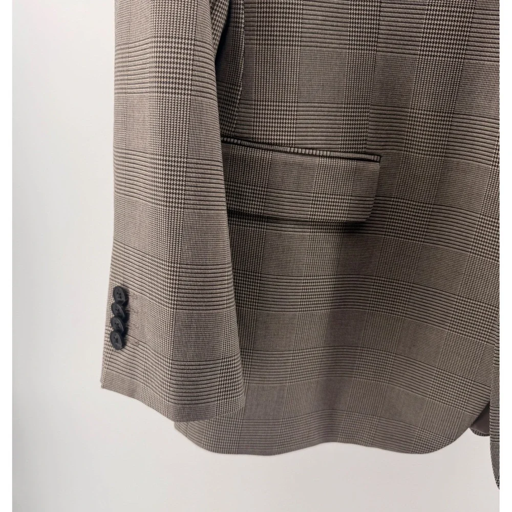 Banana Republic sleeve lapel shoulder