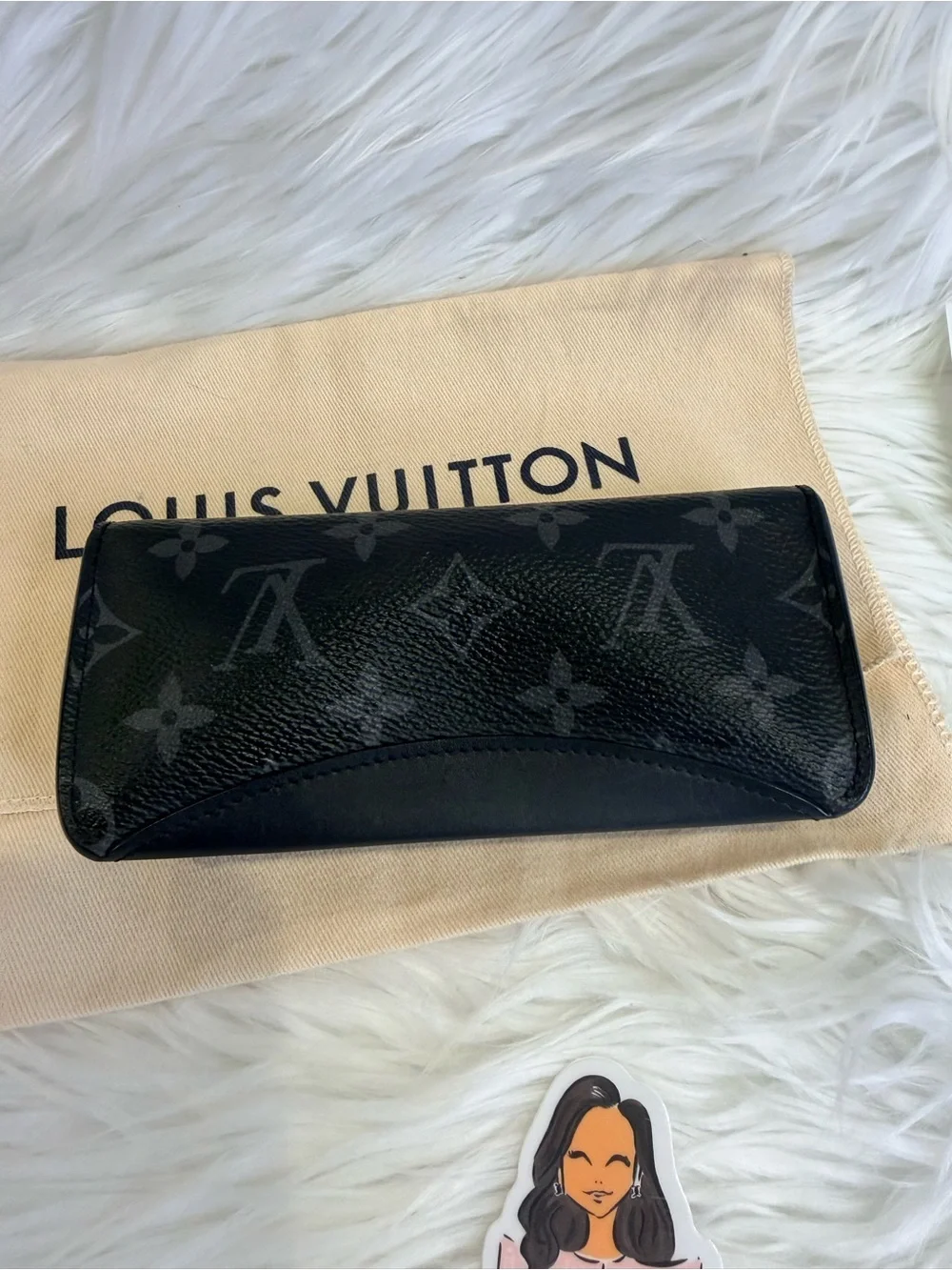 Louis Vuitton fits small