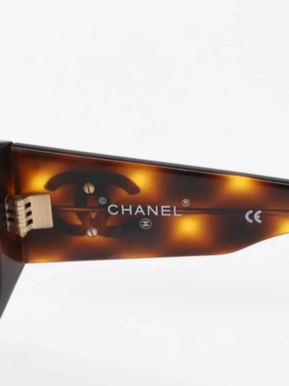 CHANEL brand	chanel color	brown
