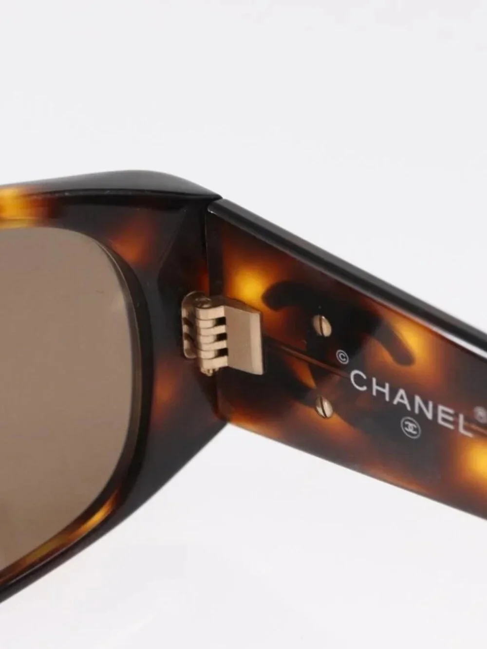 CHANEL brand	chanel color	brown