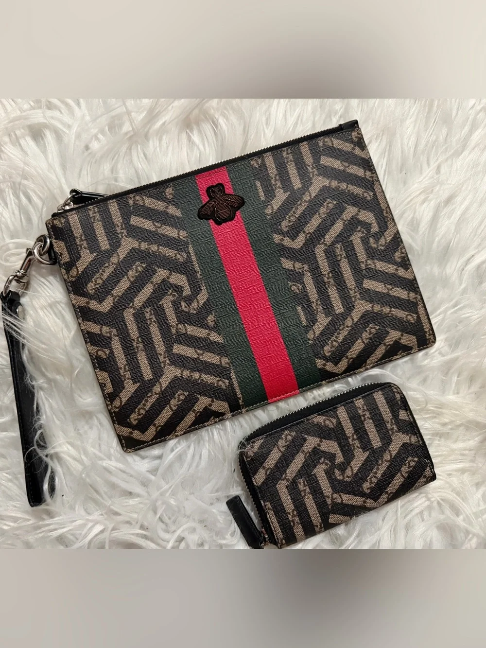 Authentic Gucci GG Bee Supreme Caleido Clutch and wallet
