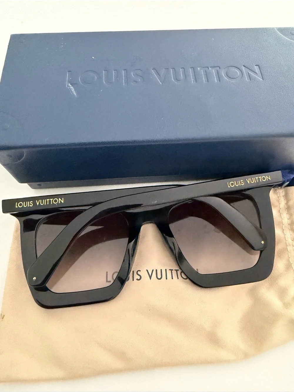 Louis Vuitton bold oversized