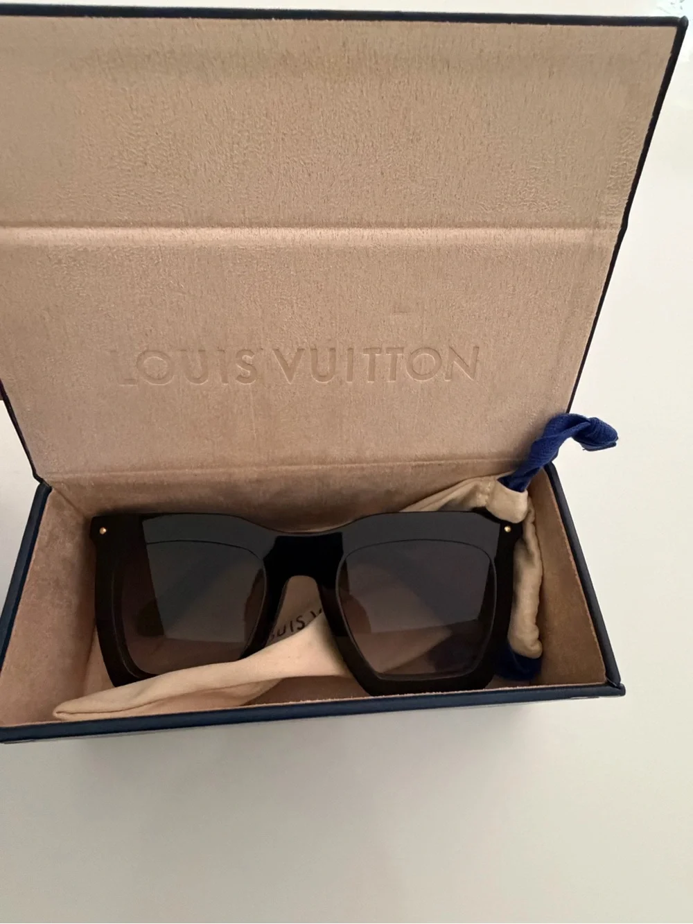Louis Vuitton bold oversized