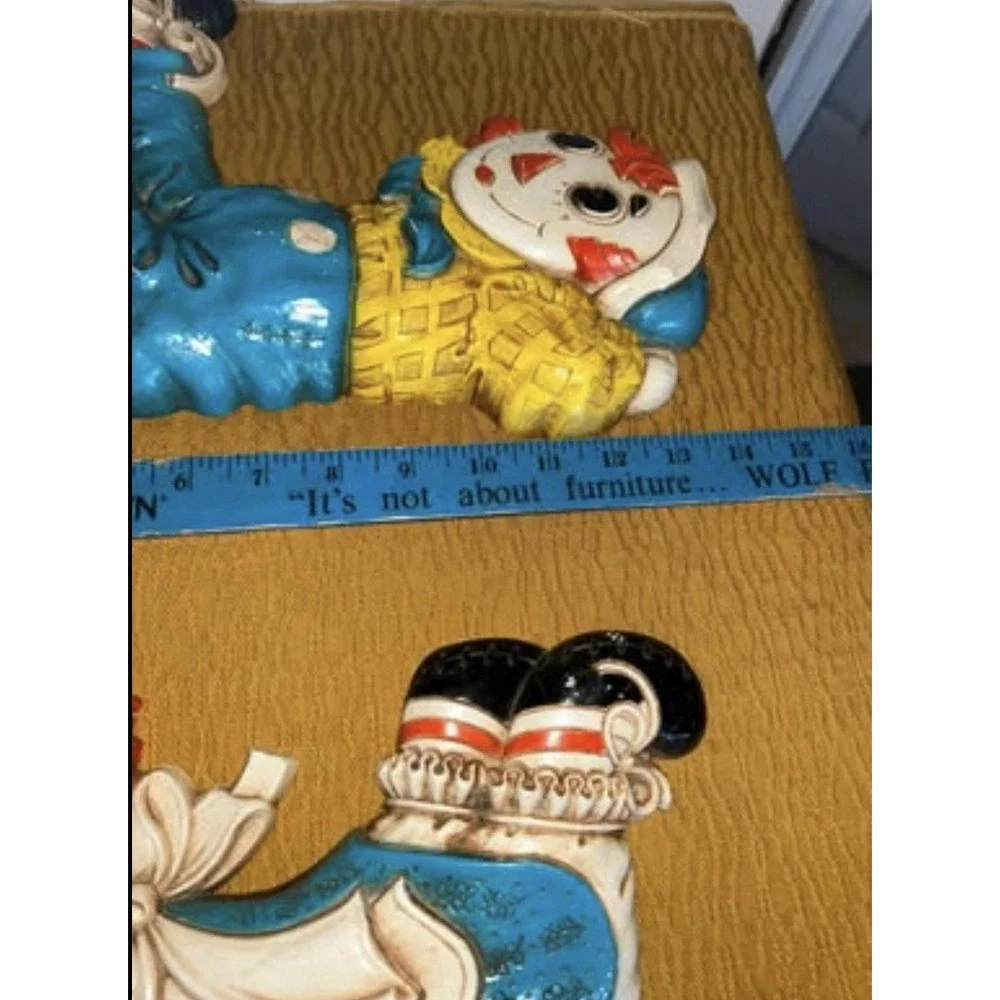 1977 Homco Raggedy Ann & Andy plastic wall hangings