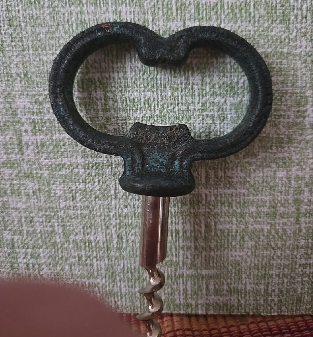 Vintage Black Heart-Handle Cast Iron collectable Corkscrew Home Bar Acessory