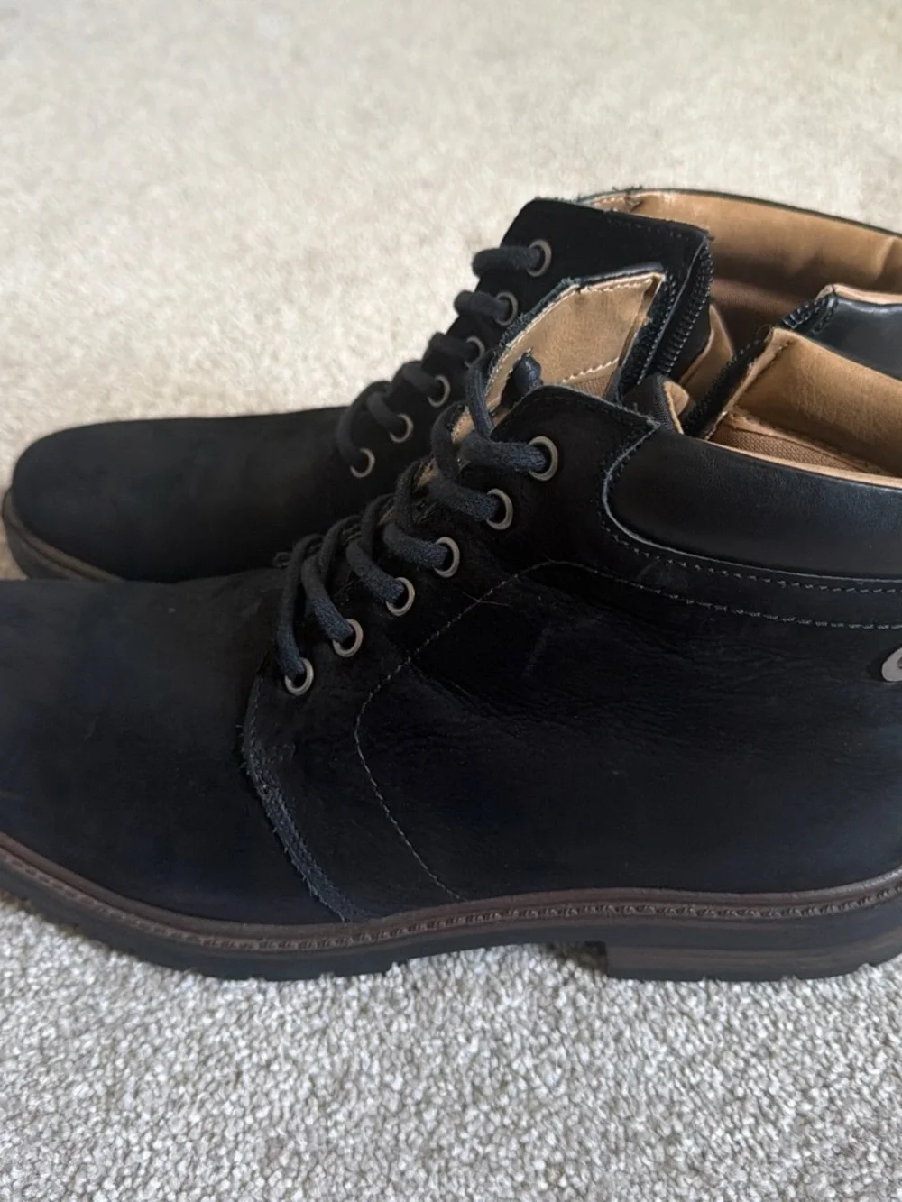Men's Black Lace-Up Chukka Boots