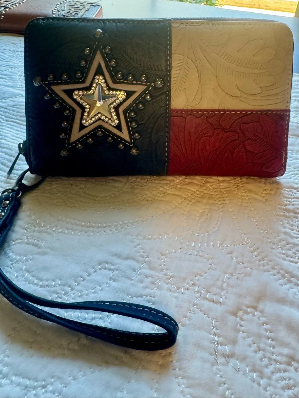 Montana West Tricolor Star Wristlet Clutch - Black, Cream & Red