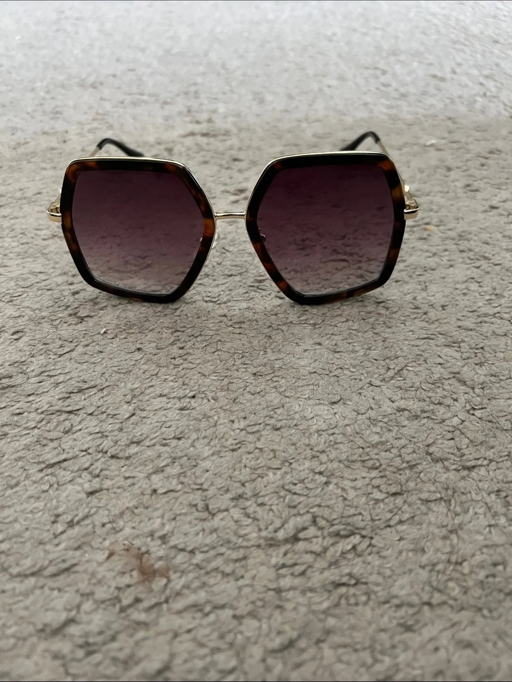 Hexagonal Tortoiseshell Sunglasses with Purple Gradient Lenses