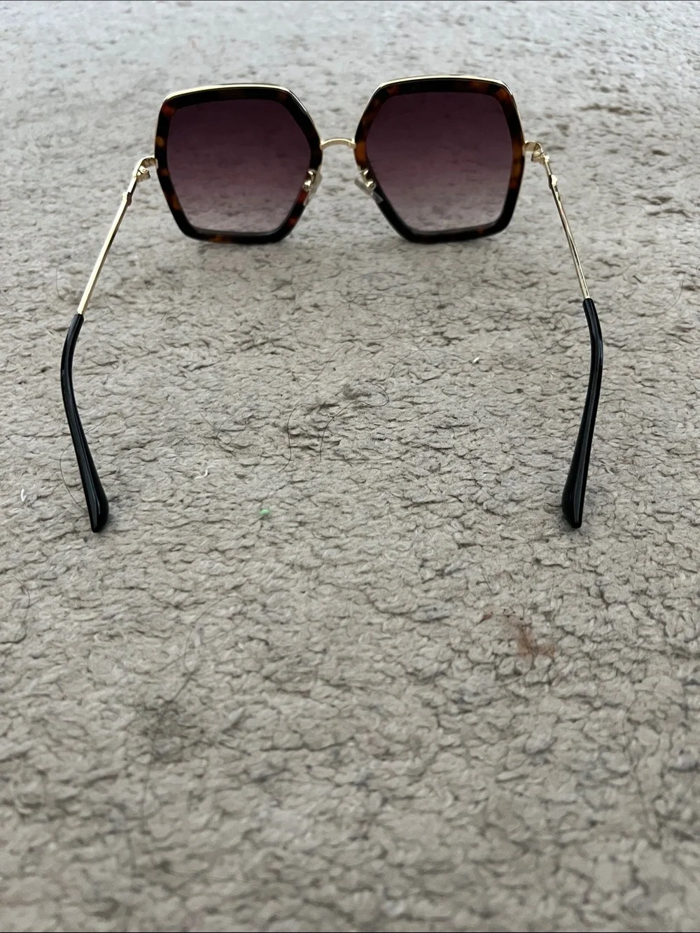 Hexagonal Tortoiseshell Sunglasses with Purple Gradient Lenses