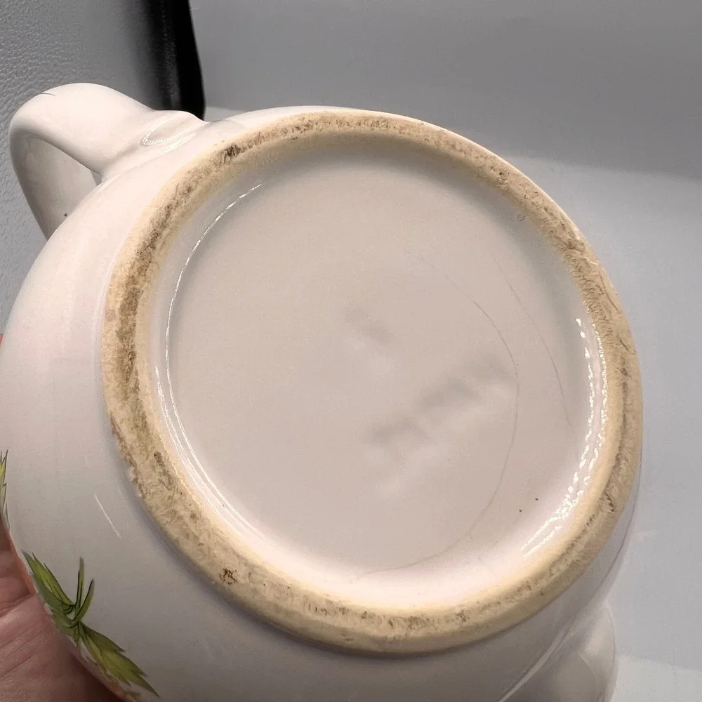 N/A prominent piece porcelain