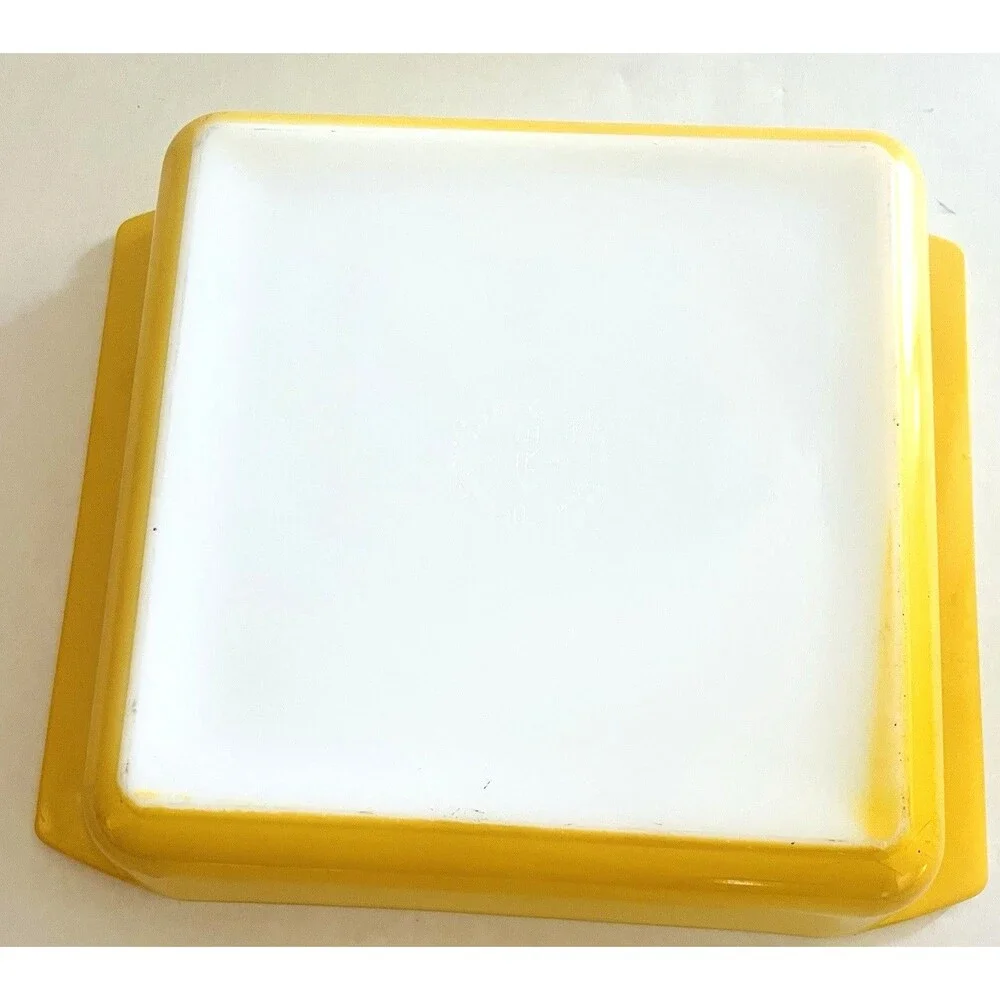 Vintage Pyrex 922 Square Cake Brownie Pan Yellow 8x8x2