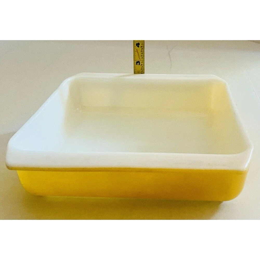 Vintage Pyrex 922 Square Cake Brownie Pan Yellow 8x8x2