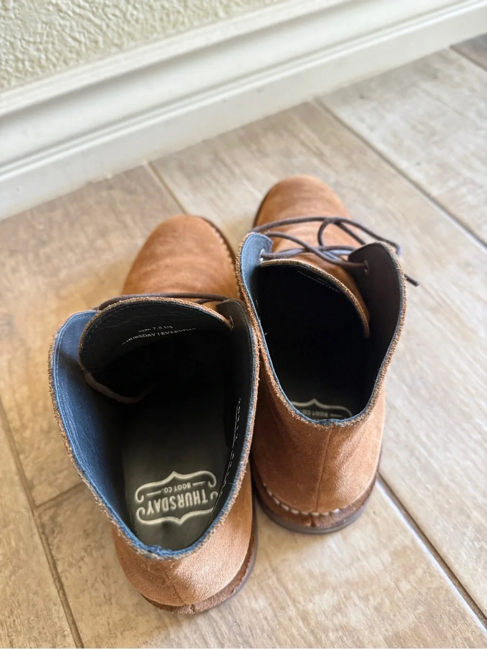 Men’s Chukka Boots in Cognac Suede