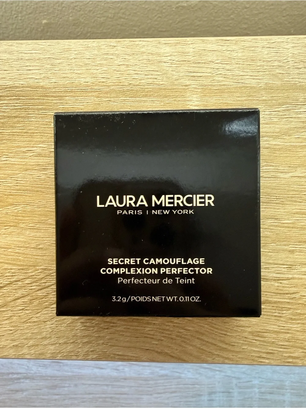 laura mercier Secret Camouflage Complexion Perfector — Black