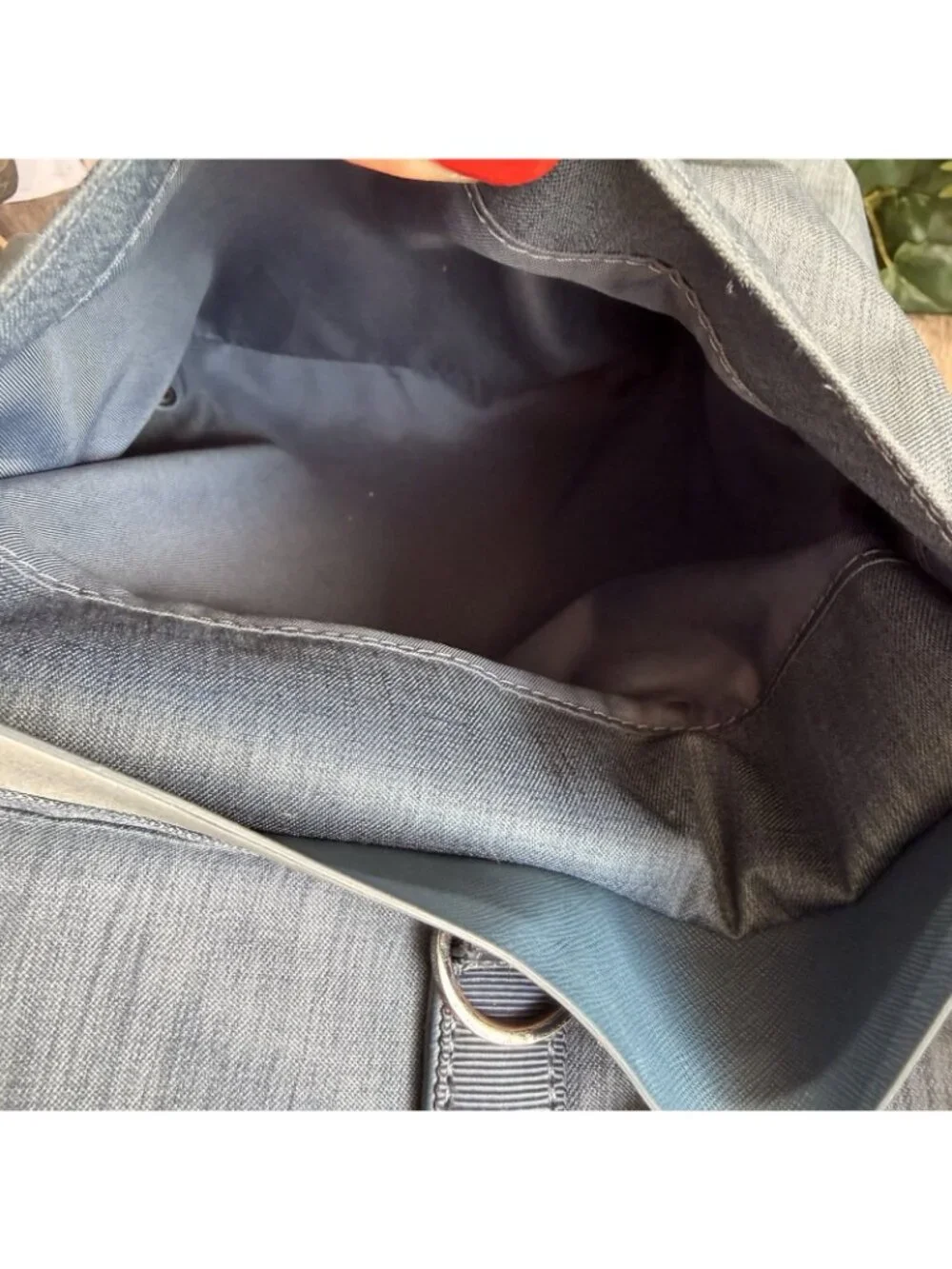 lululemon athletica some peeling