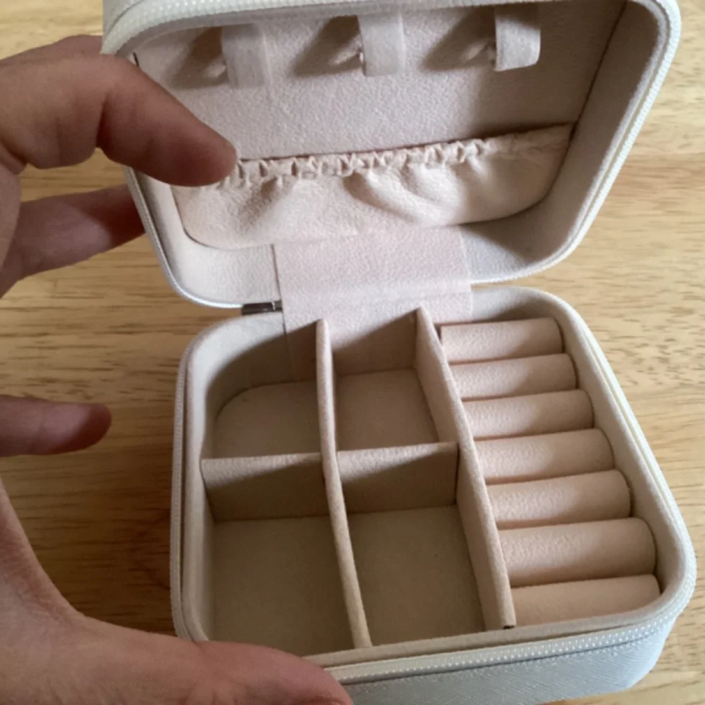 White Leather Jewelry Storage Box/Travel Box/Portable Jewelry Box
