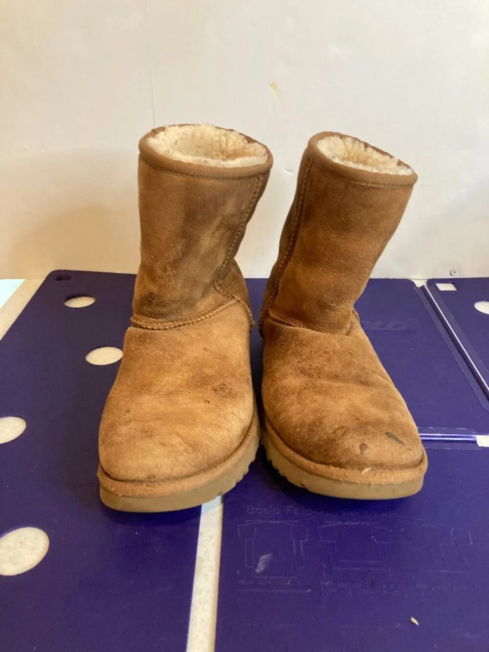 UGG WOMENS CLASSIC BOOT LIGHT BROWN SIZE 8