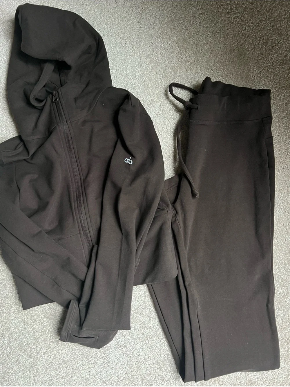 ALO espresso Cropped Zip-Up Hoodie and Drawstring pants size small