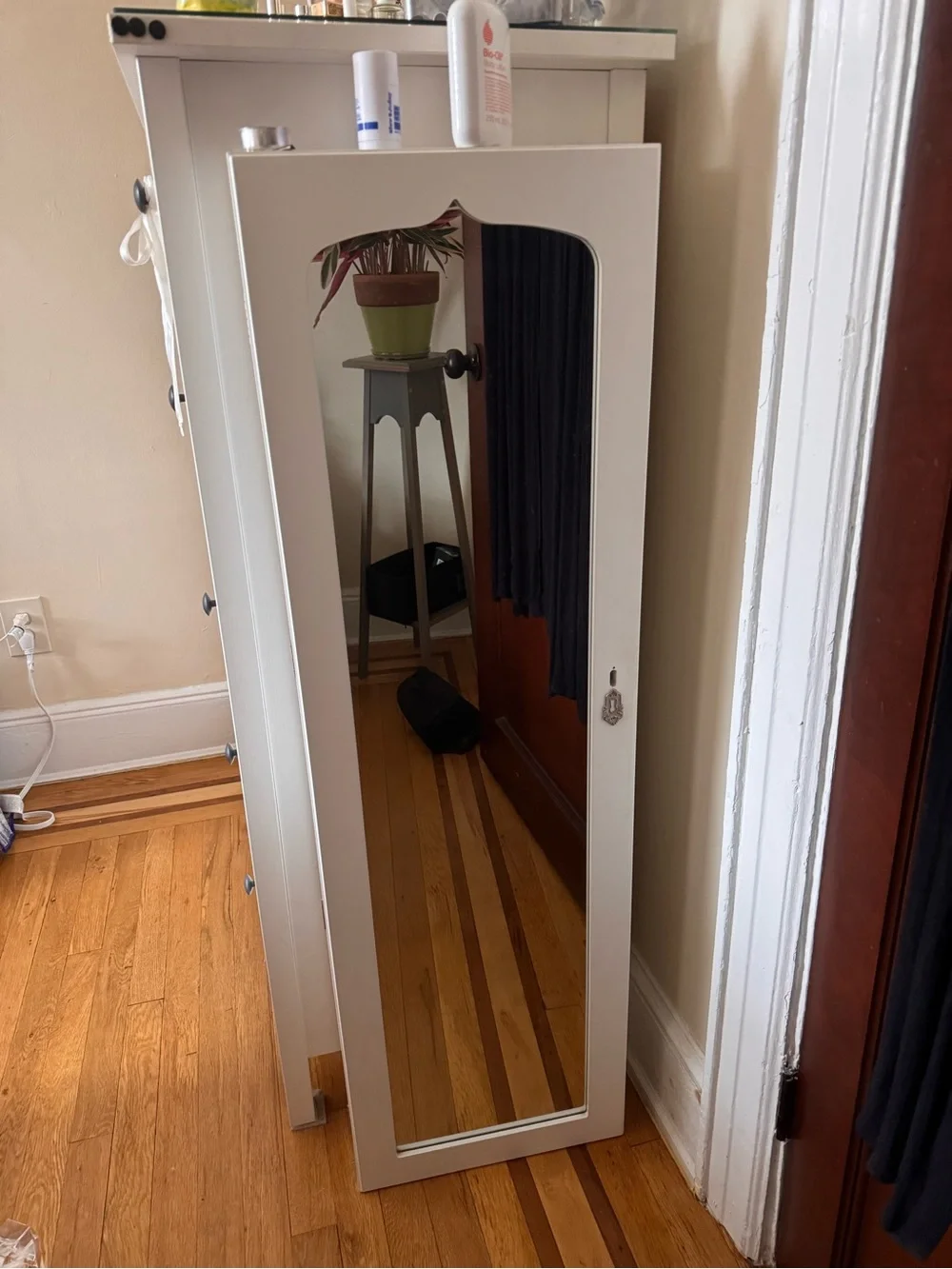 SONGMICS locking mirrored jewelry armoire