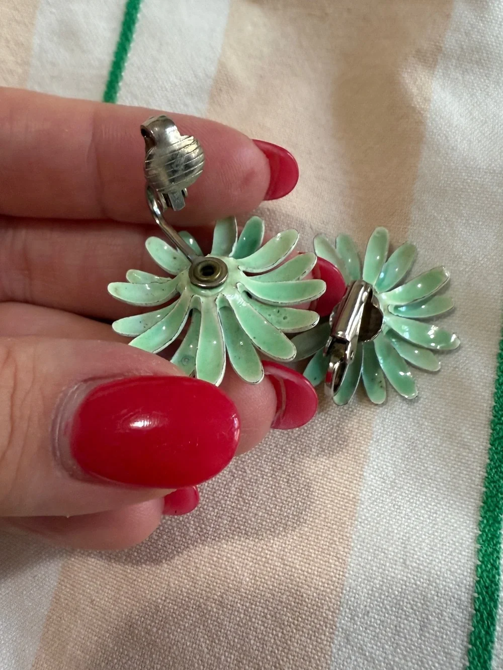 Vintage 1960s daisy