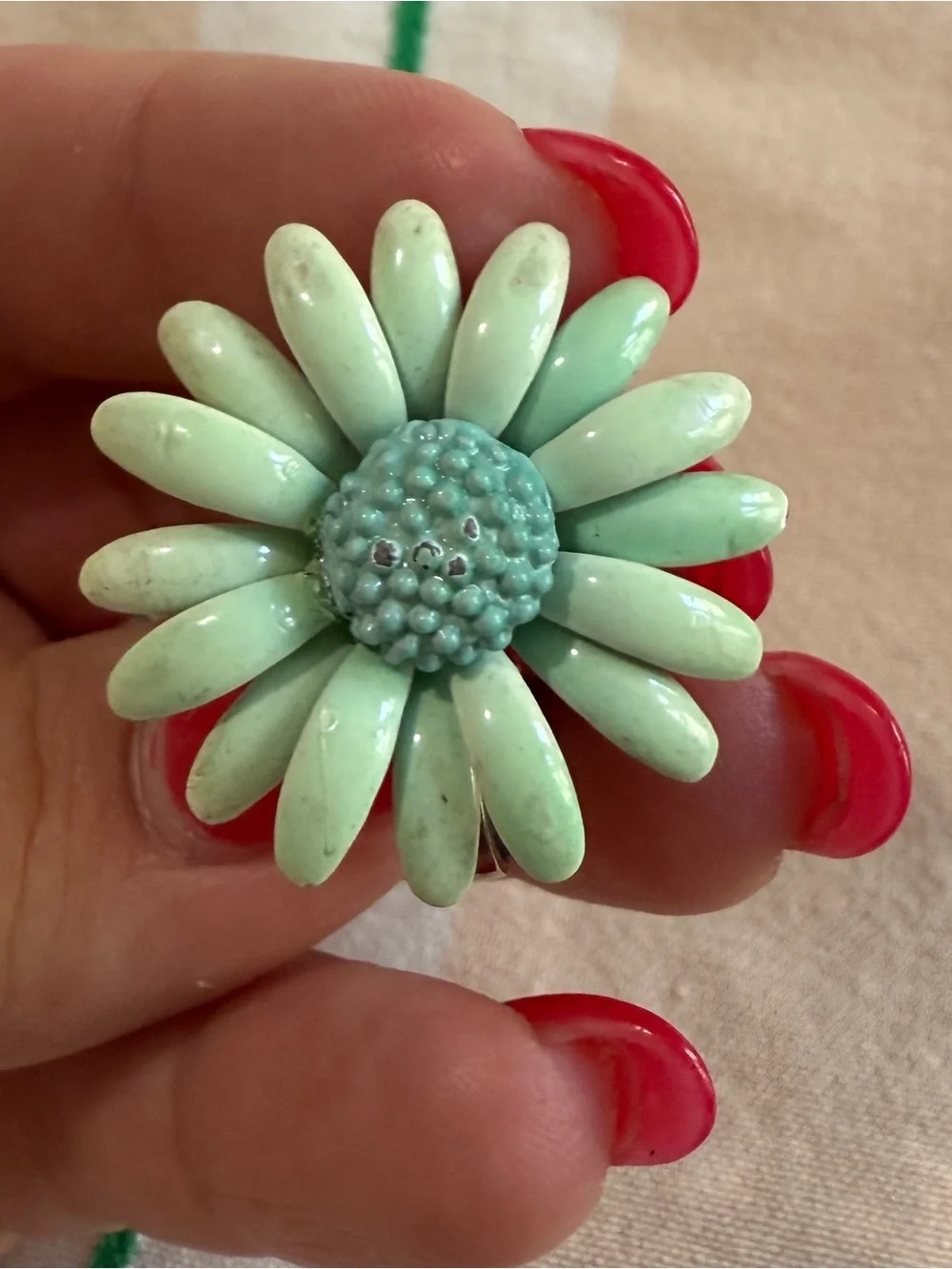Vintage 1960s daisy