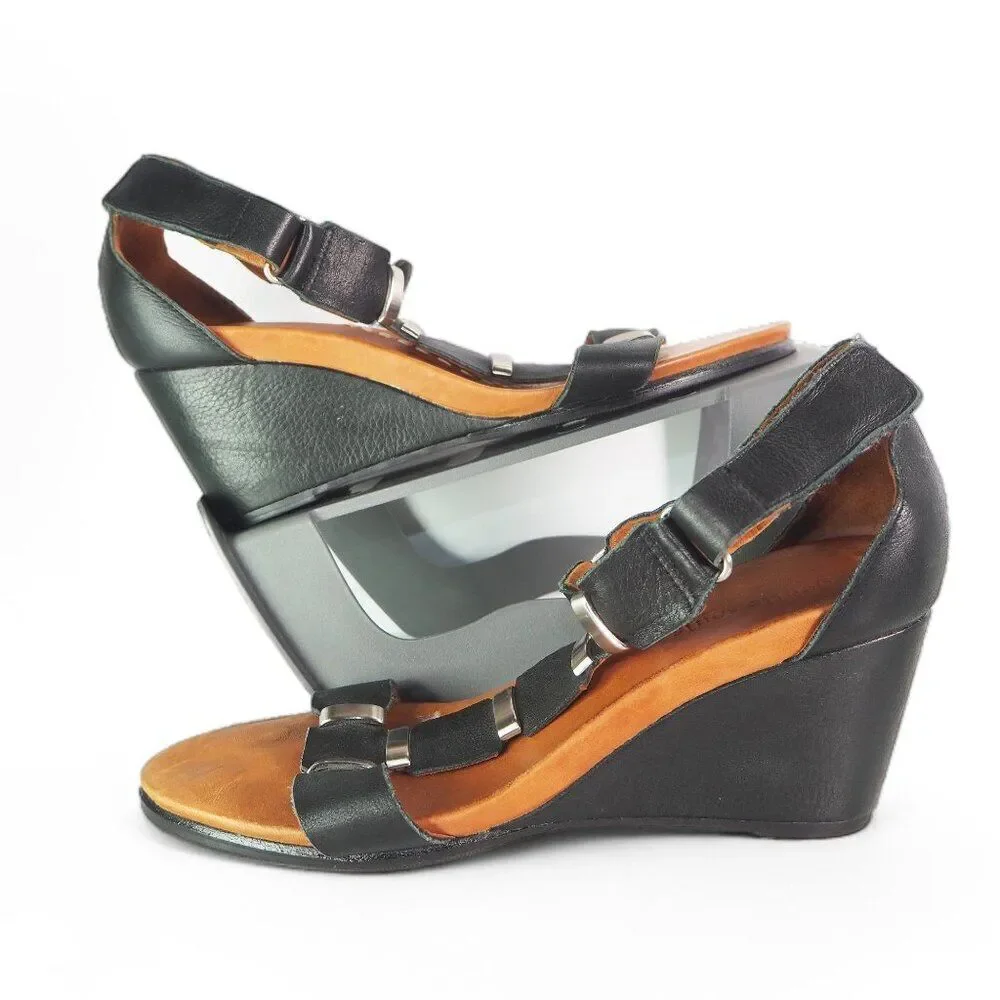 Gentle Souls by Kenneth Cole Hey Gabe‎ T-Strap Open Toe Wedge Black Women's 8.5M